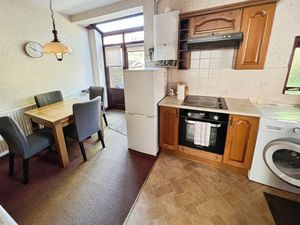 Kitchen Diner- click for photo gallery